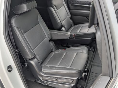 Used 2023 GMC Yukon XL Denali image 23