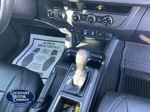 Used 2018 Toyota Tacoma TRD Sport w/ Technology Package image 41