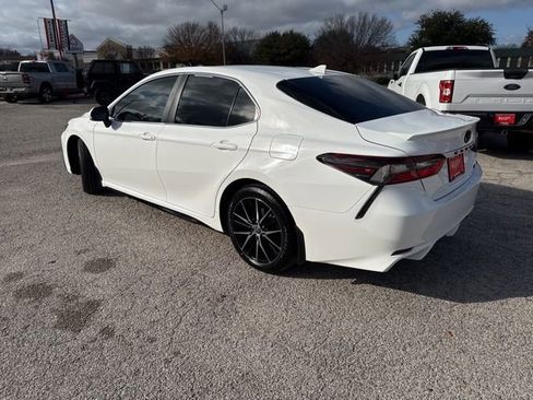 Used 2022 Toyota Camry SE image 20