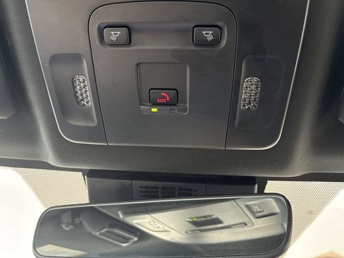Used 2025 Toyota Camry SE w/ Convenience Package FWD image 16