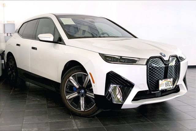 Used 2024 BMW iX xDrive50 w/ Premium Package AWD/4WD image 2