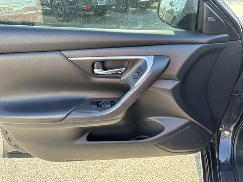 Used 2018 Nissan Altima 2.5 SV image 18