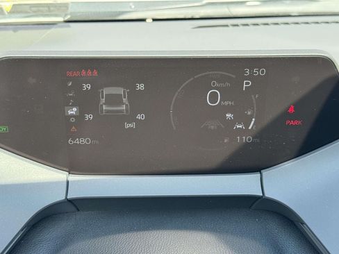 Used 2024 Toyota Prius XLE FWD image 13