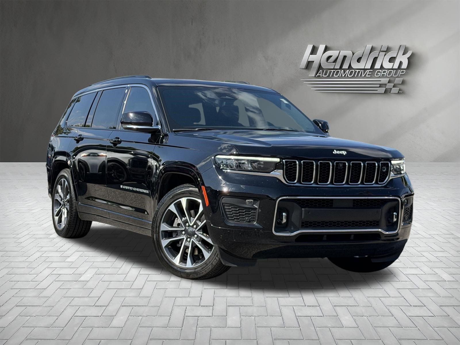 Used 2024 Jeep Grand Cherokee L Overland w/ Advanced Protech Group III AWD/4WD image 2