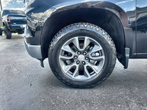 Used 2023 Chevrolet Silverado 1500 LT AWD/4WD image 10