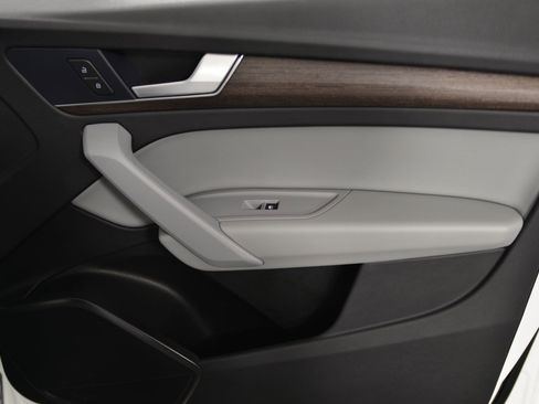 Certified 2022 Audi Q5 e Premium w/ Convenience Package image 21