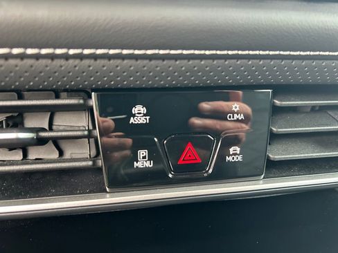 Used 2026 Volkswagen Atlas SE AWD/4WD image 24