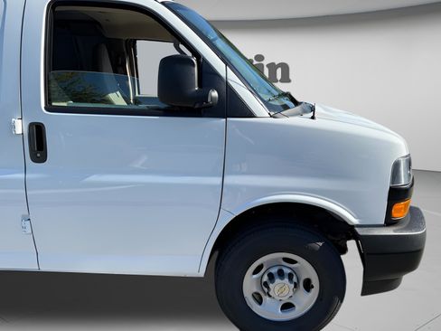 New 2025 Chevrolet Express 2500 image 19