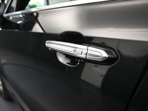 Used 2024 Cadillac XT4 Premium Luxury image 36