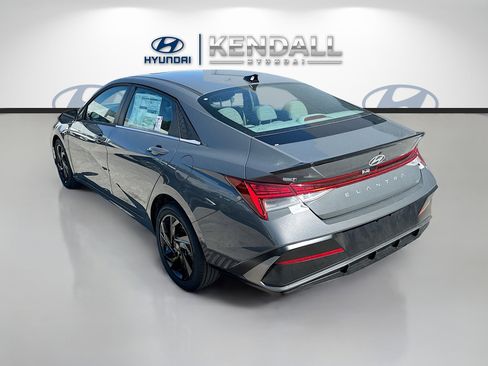 New 2026 Hyundai Elantra SEL Sport image 4