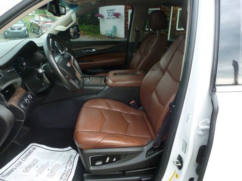 Used 2016 Cadillac Escalade Premium AWD/4WD image 23