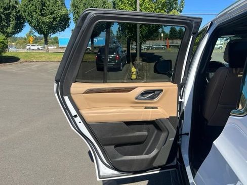 Used 2021 Chevrolet Tahoe Premier AWD/4WD image 12