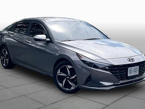 Used 2023 Hyundai Elantra Limited image 3