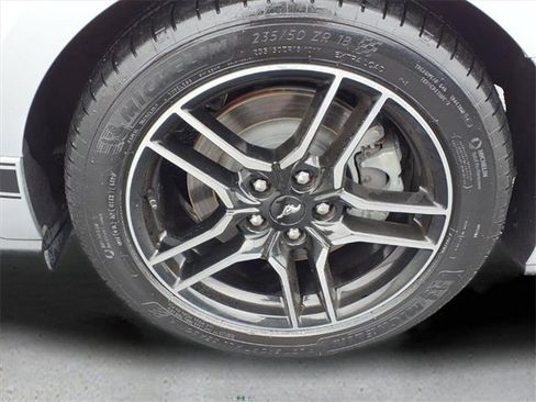 Used 2018 Ford Mustang GT Premium image 11