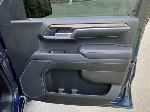 Used 2023 Chevrolet Silverado 1500 LT AWD/4WD image 35