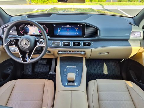 Used 2026 Mercedes-Benz GLS 450 4MATIC image 31