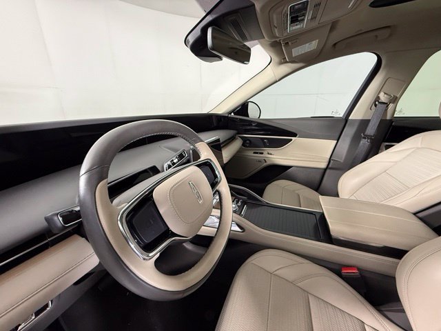 Used 2025 Lincoln Nautilus Reserve AWD/4WD image 18