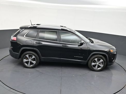 Used 2019 Jeep Cherokee Limited w/ Luxury Group AWD/4WD image 18