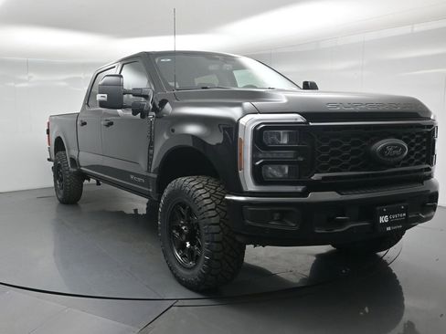 New 2026 Ford F250 Lariat w/ Black Appearance Package AWD/4WD image 24