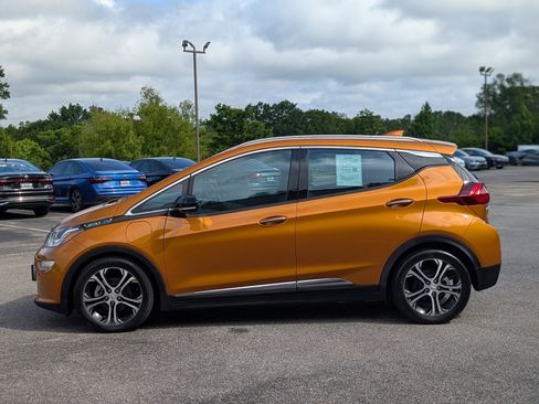 Used 2017 Chevrolet Bolt Premier w/ Driver Confidence II Package FWD image 6