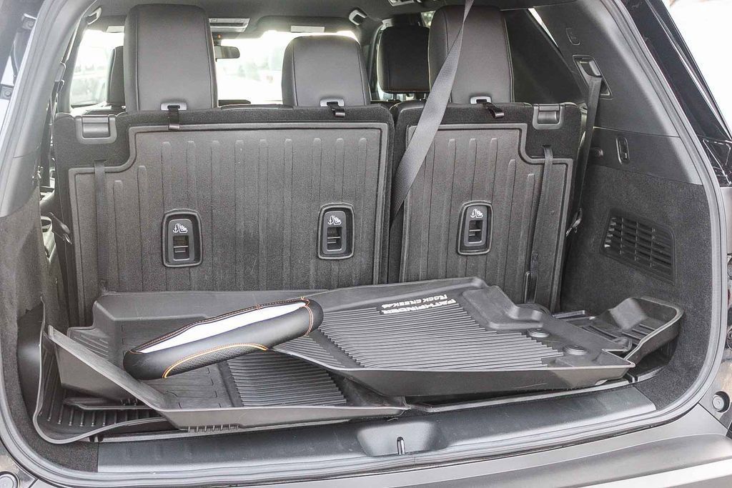 Used 2025 Nissan Pathfinder Rock Creek AWD/4WD image 27