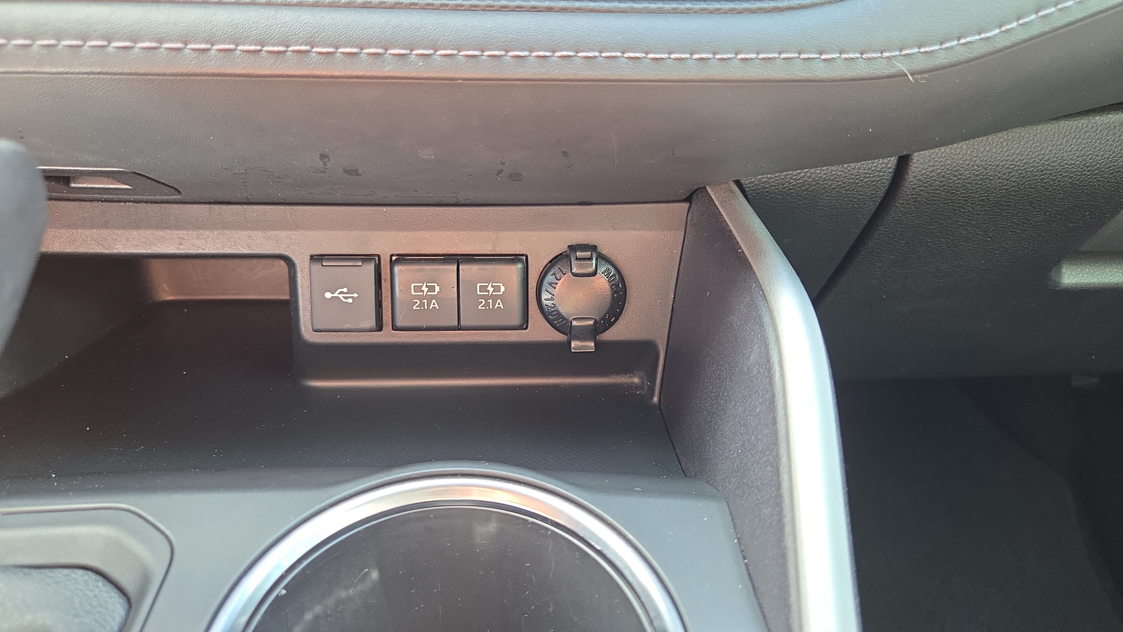 Certified 2021 Toyota Highlander XLE FWD image 25