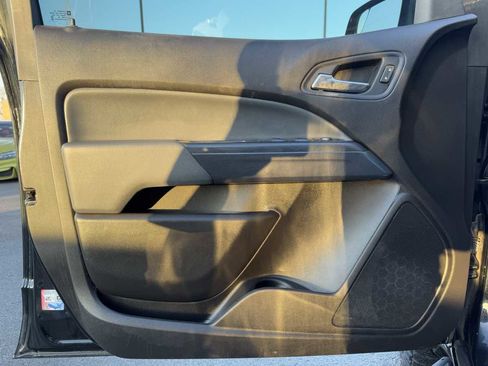 Used 2021 Chevrolet Colorado Z71 w/ Z71 Midnight Edition image 22