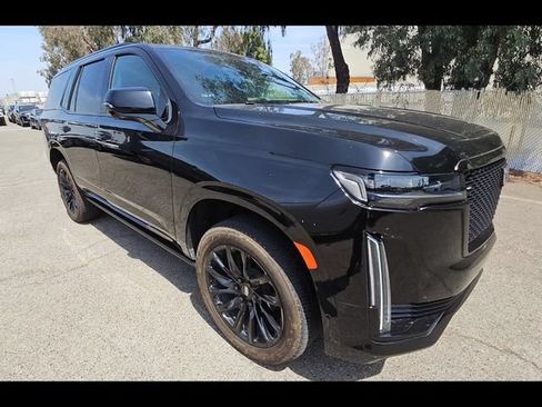 Used 2024 Cadillac Escalade Sport Platinum w/ LPO, ONYX Package AWD/4WD image 2