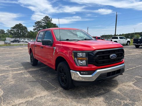 Used 2023 Ford F150 XLT AWD/4WD image 2