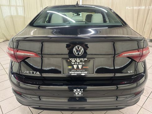 Used 2024 Volkswagen Jetta SE image 6