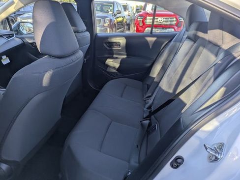Used 2025 Toyota Corolla LE image 27