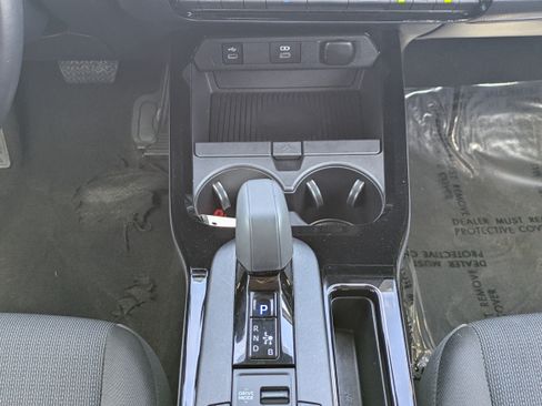 Used 2025 Toyota Prius LE FWD image 19