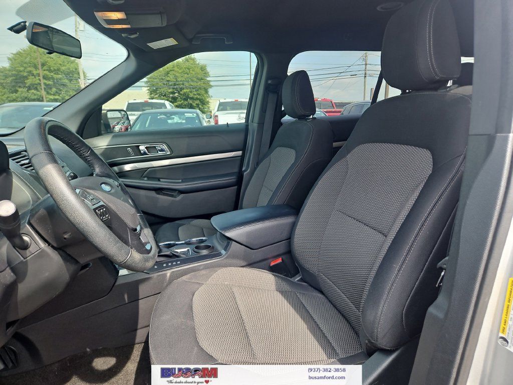 Used 2018 Ford Explorer XLT FWD image 16