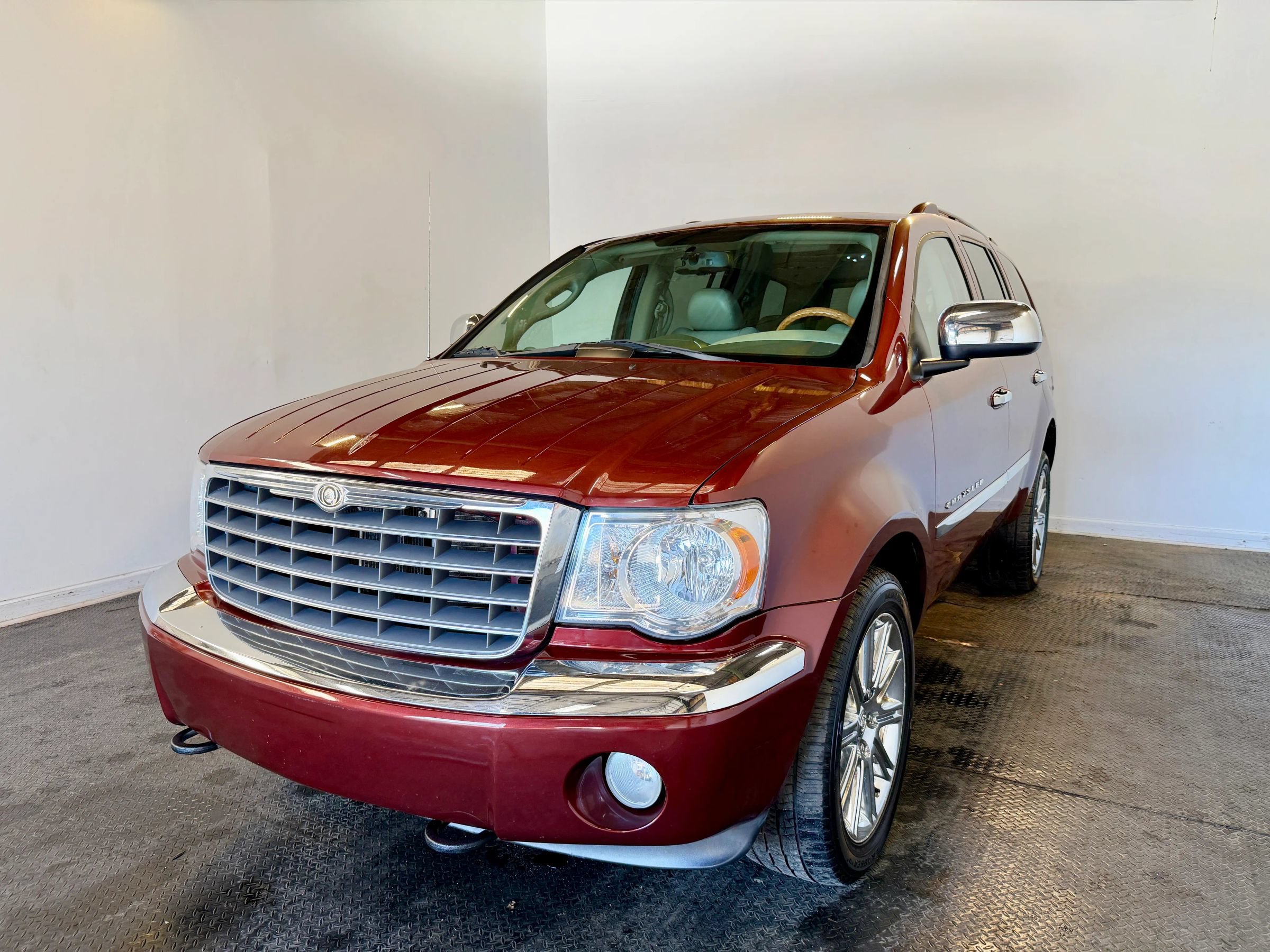 Used 2008 Chrysler Aspen Limited AWD/4WD image 2