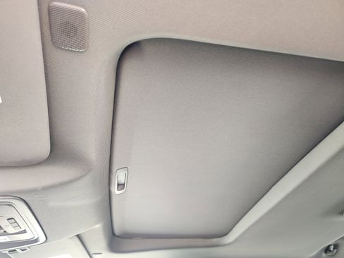 Used 2025 GMC Sierra 1500 SLT image 32