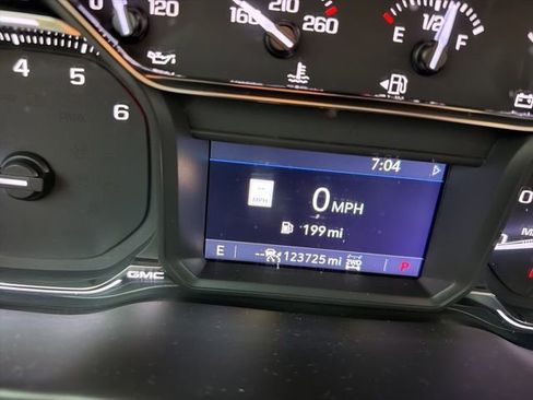 Used 2022 GMC Sierra 1500 AT4 w/ AT4 Premium Package image 14