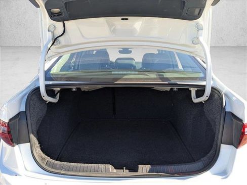 Used 2022 Volkswagen Jetta SE image 6