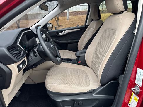 Used 2021 Ford Escape SE w/ Convenience Package image 9