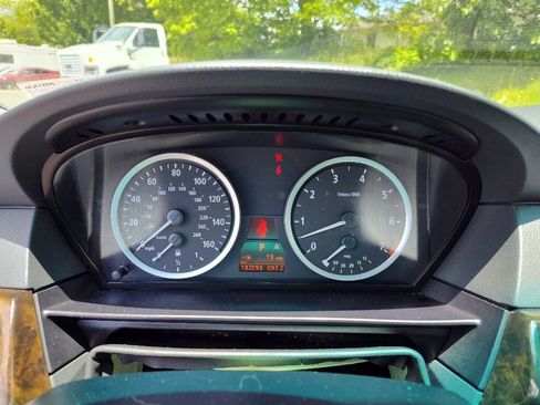 Used 2005 BMW 545i Sedan image 16