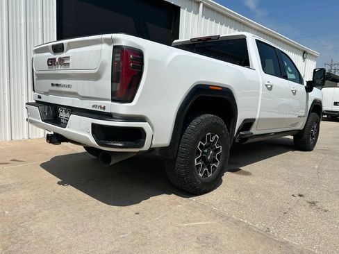 Used 2024 GMC Sierra 2500 AT4 w/ AT4 Premium Plus Package AWD/4WD image 7