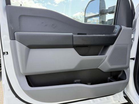 New 2025 Ford F550 4x4 Crew Cab Super Duty image 8
