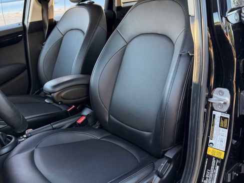 Used 2017 MINI Cooper 4-Door Hardtop image 9