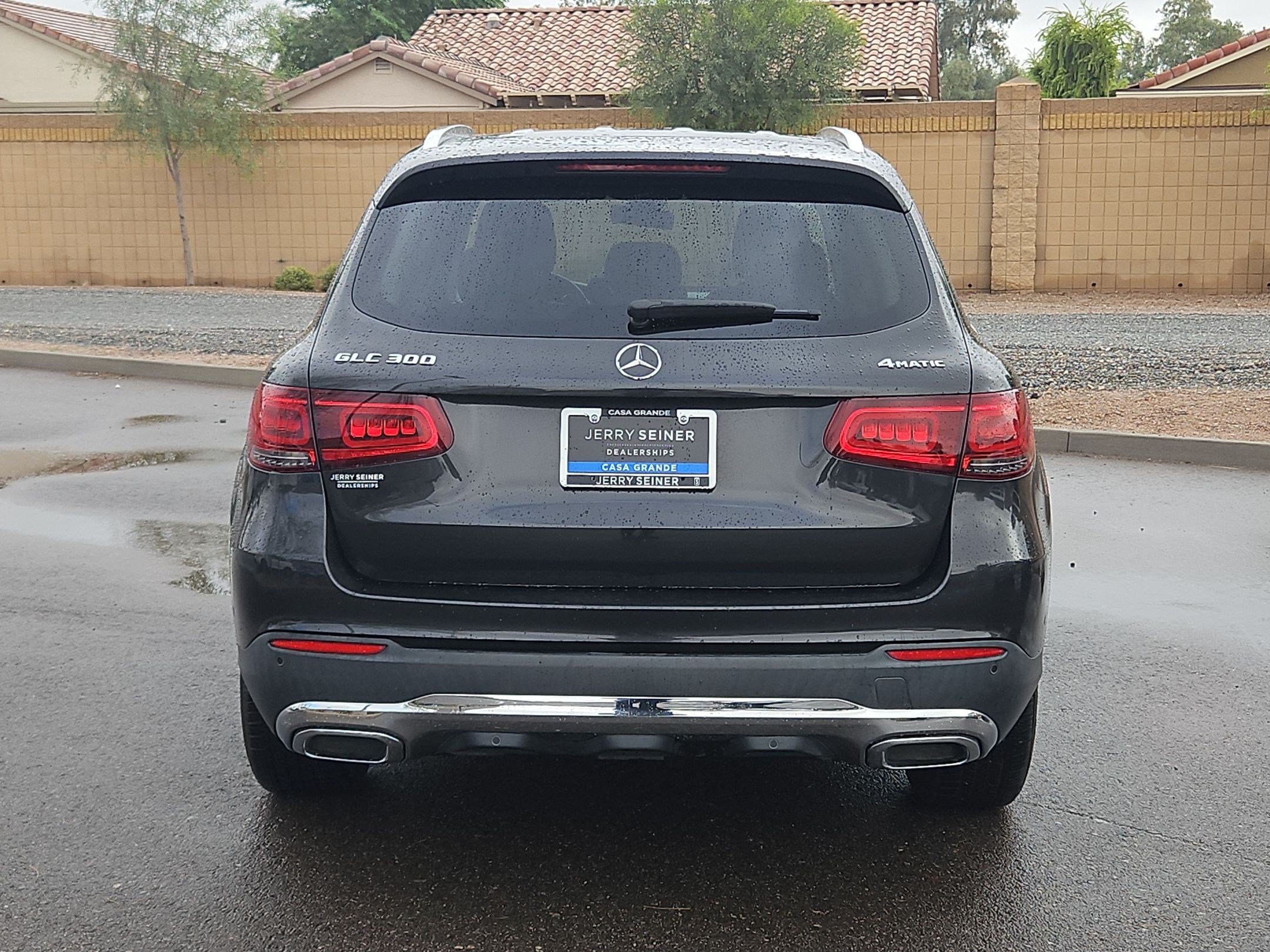 Used 2021 Mercedes-Benz GLC 300 4MATIC image 4
