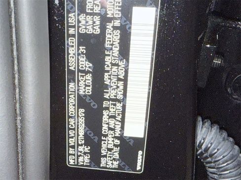 Used 2024 Volvo S60 B5 Ultimate w/ Climate Package image 30