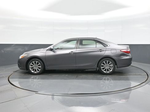 Used 2016 Toyota Camry XLE image 4