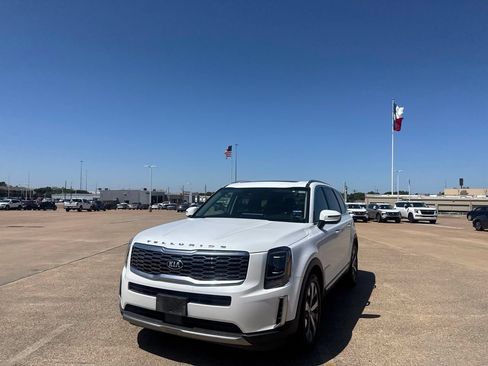 Used 2020 Kia Telluride S w/ S 8 Passenger Seating Package FWD image 8