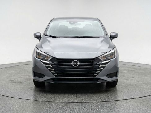 Used 2025 Nissan Versa SV image 2