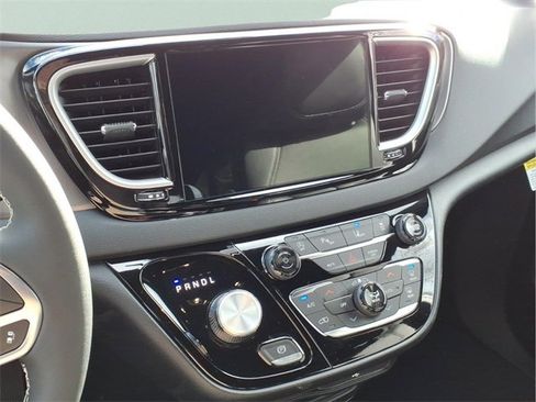 New 2026 Chrysler Voyager LX image 17