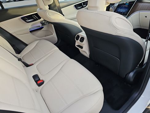 New 2026 Mercedes-Benz GLC 300 image 11