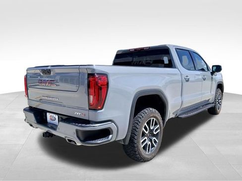 Used 2024 GMC Sierra 1500 AT4 w/ Technology Package AWD/4WD image 5
